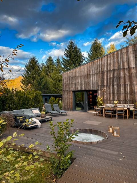 “La Râu” by 663A Mountain Chalet