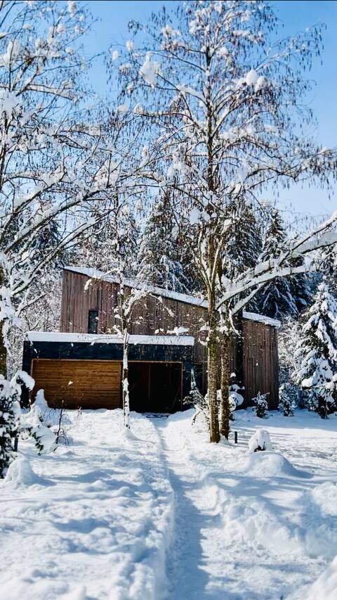 “La Râu” by 663A Mountain Chalet