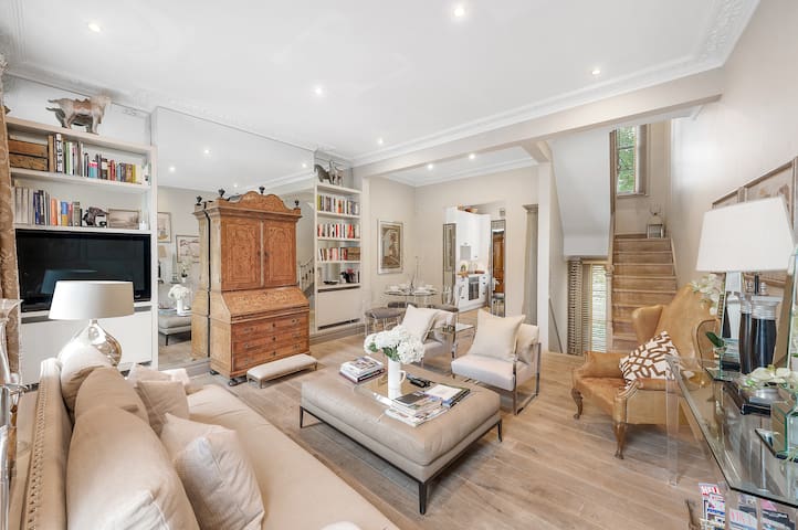 Elegant Chelsea Townhouse | Near Harrods & Museums