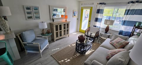 Top Airbnb: Private 30’ Pool & Boat Dock & Only Steps to Beach in Anna Maria