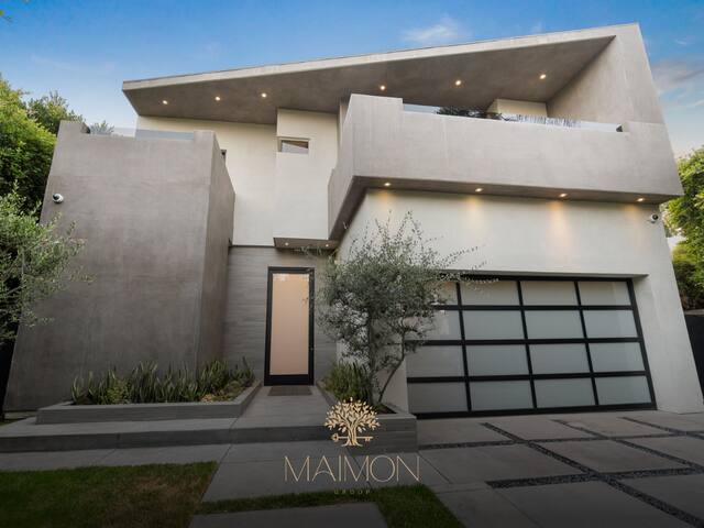 WeHo Luxurious Home w/ Pool & Jacuzzi