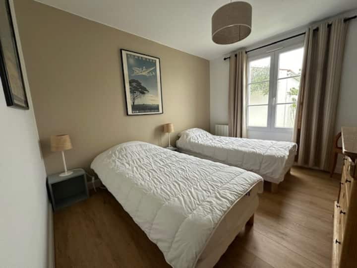 Dormitorio 3 que se puede organizar en 2 camas individuales o 1 cama doble de 180 x 200