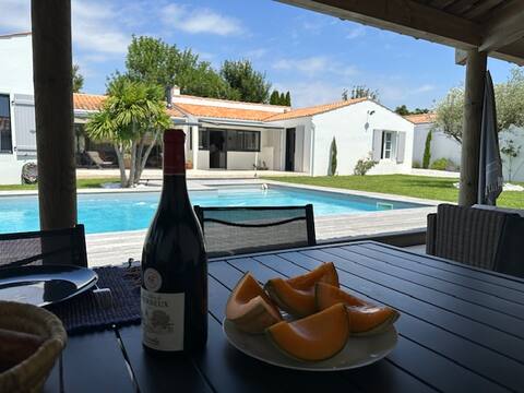 Beautiful villa with fully renovated pool
