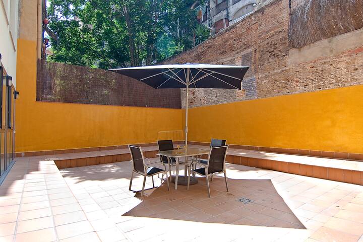 MZT – Wide +Private Terrace. Your Place in Gràcia!