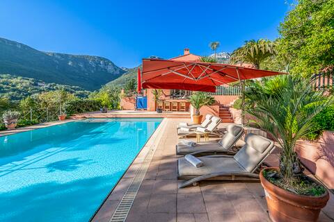 Large 8 bdrm (12+ bed) villa w/ pool & tennis