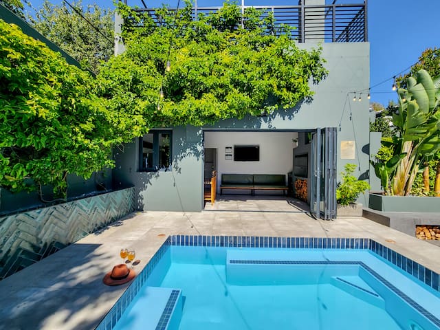 Botanica – Sunny villa ideal for large groups