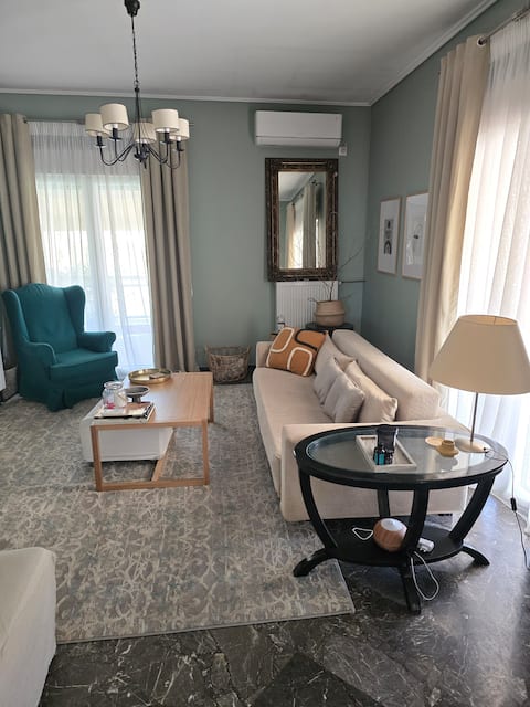 Successful Airbnb property: Large Penthouse with Huge Terrace in ΛΟΦΟΣ ΛΑΜΠΡΑΚΗ