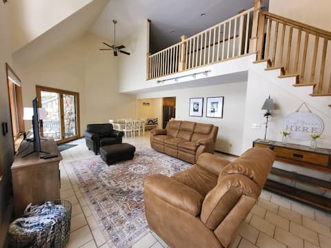 Yellow Birch Lakehouse, on the Chain of Lakes