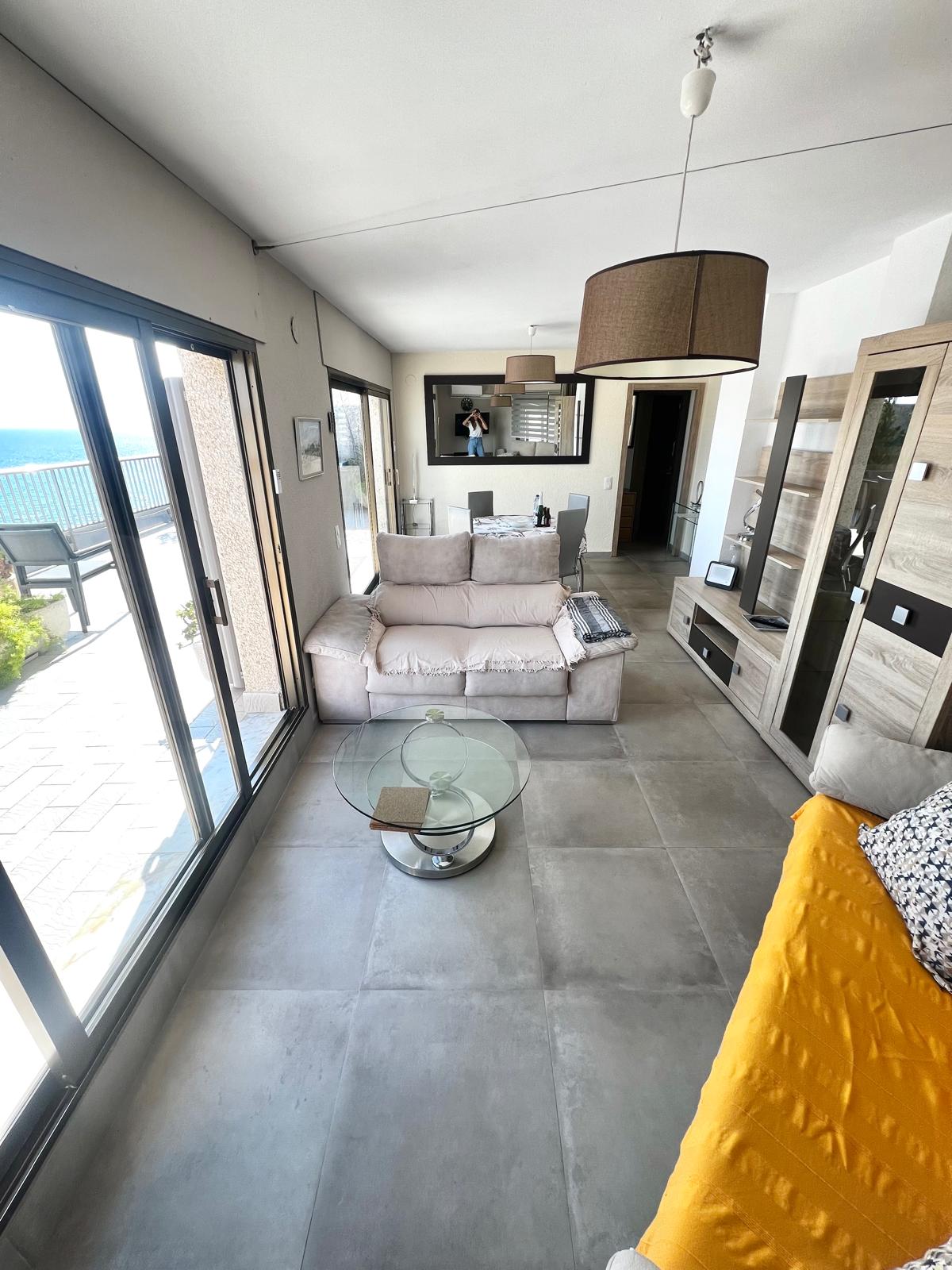 Anuncio de Airbnb popular: superb Rooftop apartment swimming pool parking en Salou