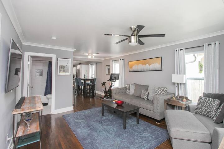 Pet Friendly Craftsman in East Nashville sleeps 7