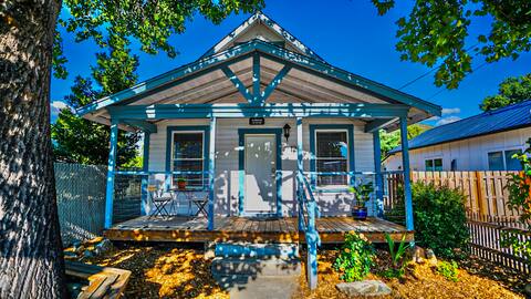 Game Room | Downtown Rogue River | Mountain Views