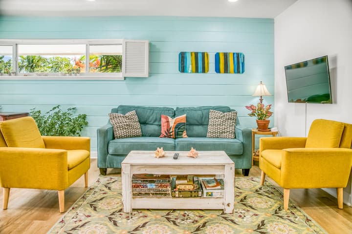 Charming 3 Bed 200 Steps From Ocean, Car Available - Bahamas
