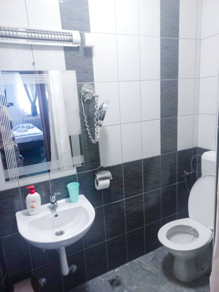 Baño - 202 - Habitación de cuatro camas