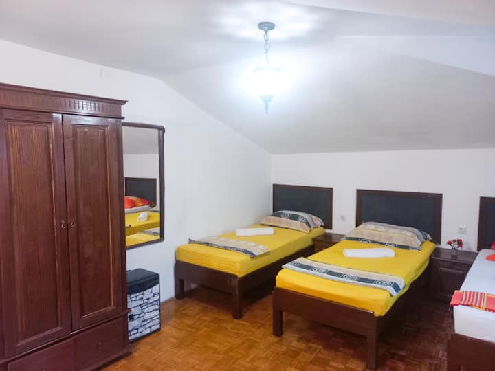 304 - Habitación de cuatro camas