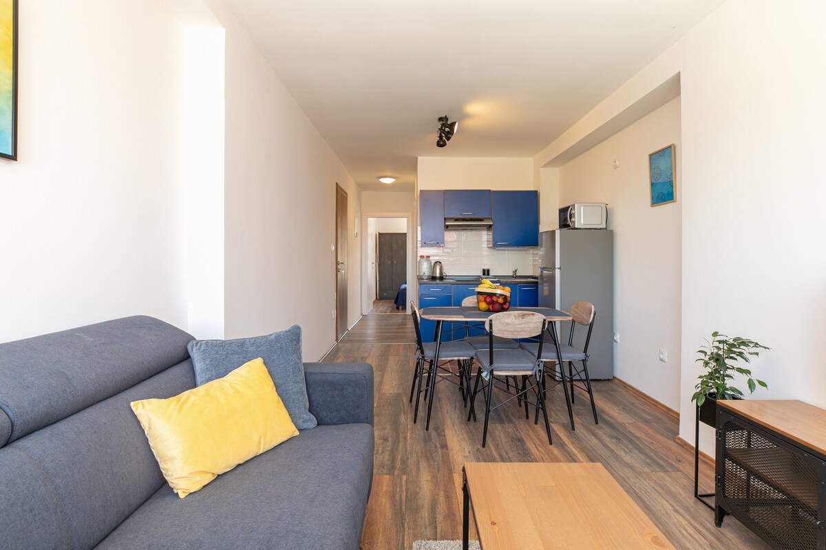 ap2 · Roof terrace with jacuzzi + sea view, beach walk