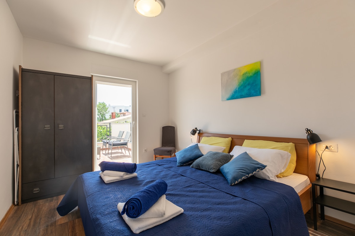 ap2 · Roof terrace with jacuzzi + sea view, beach walk