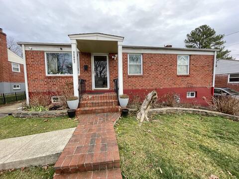 Spacy 3-Bedroom 6 beds in Single Family Home