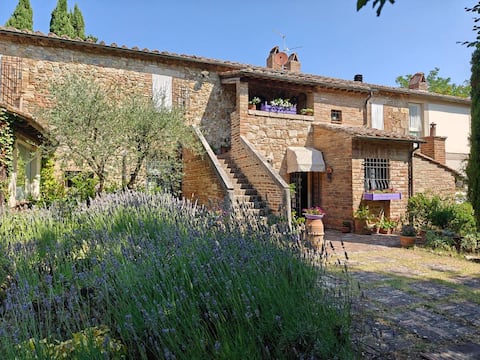 Charming Tuscan Villa with View forFamily&Friends