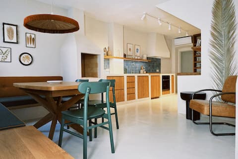 Villa INES / authentic 4 bedroom stone house