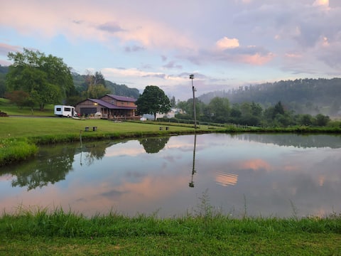 Meadowview Solar Haven - Hot Tub
