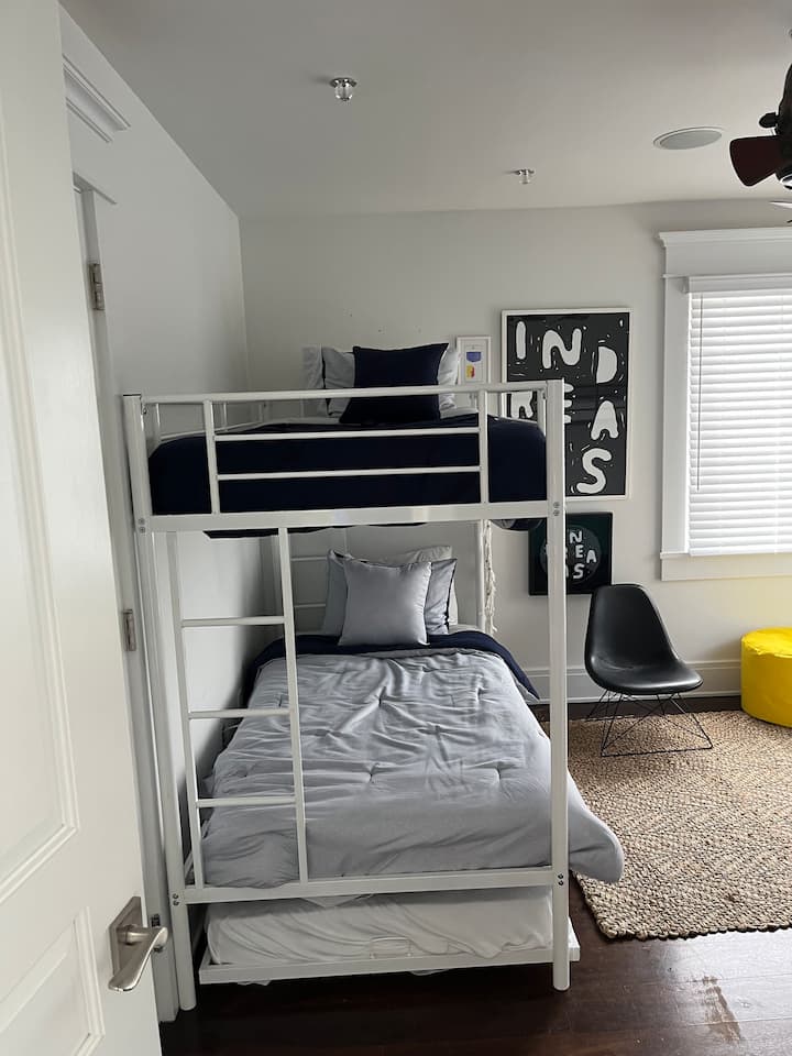 საძინებელი 3