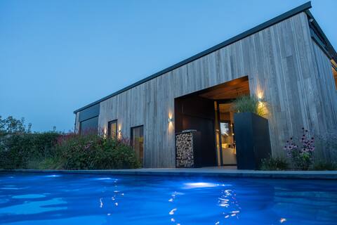 Industrial guesthouse with wellness & pool