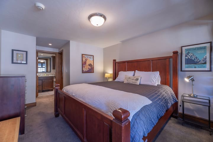 Master Bedroom with King Bed and En Suite Bath