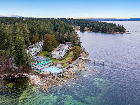 Sunrise Cove Apartment at Inn of The Sea