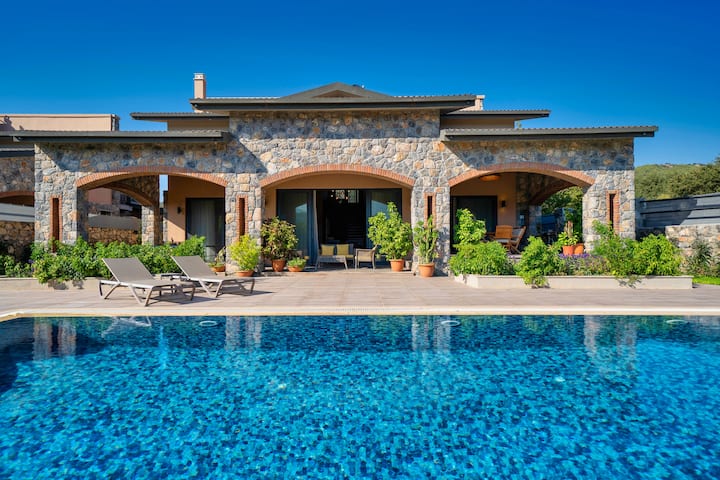 Villa Kuzey; Fethiye Kayaköyde Lüks Ve Havuzlu - Kayaköy