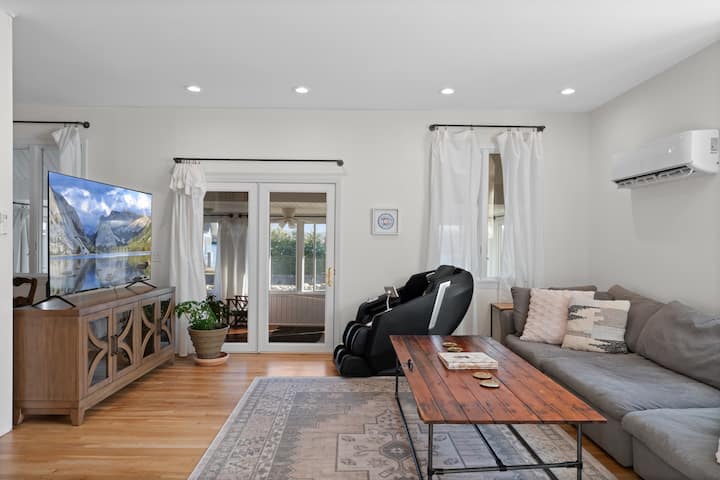 Morgan Suite - Spacious | Hot Tub | Water Views! - Stonington, CT