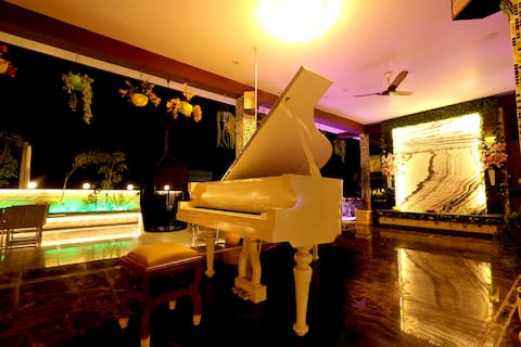 5 minutes walk to Taj/Rooftop Taj View/Double Room