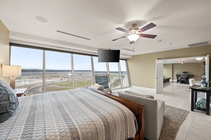Lovely 3/3 Condo on Texas Motor Speedway gallery image 2