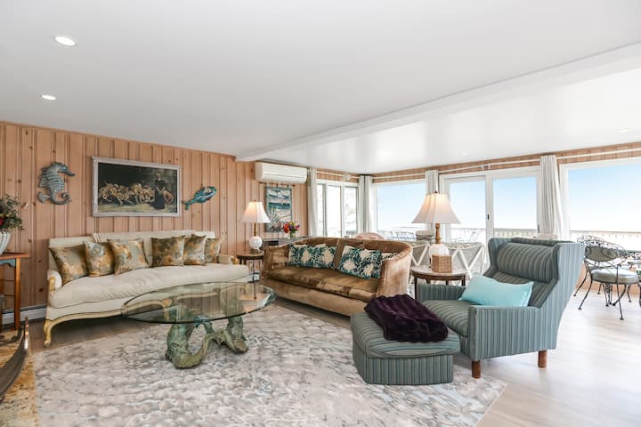 Ocean Front Home On Private  Wingaersheek Beach - Essex, MA