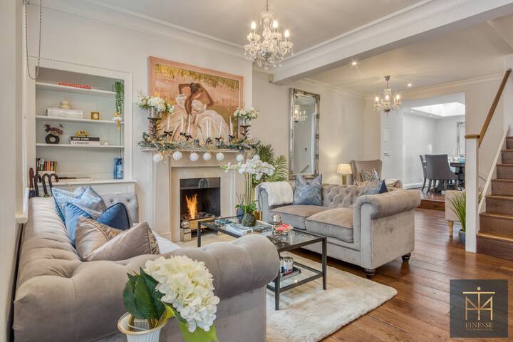 Elegant Knightsbridge Townhouse | 3BD 3BA | Patio gallery image 4