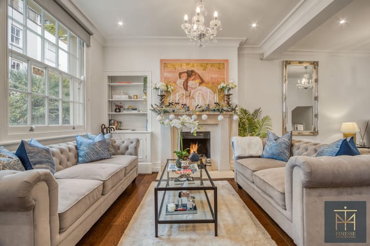 Elegant Knightsbridge Townhouse | 3bd 3ba | Patio - 첼시