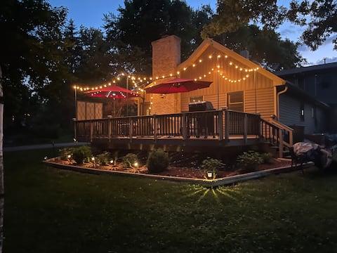 Delavan home near Lake sleeps 10,  9 beds, 2 bath