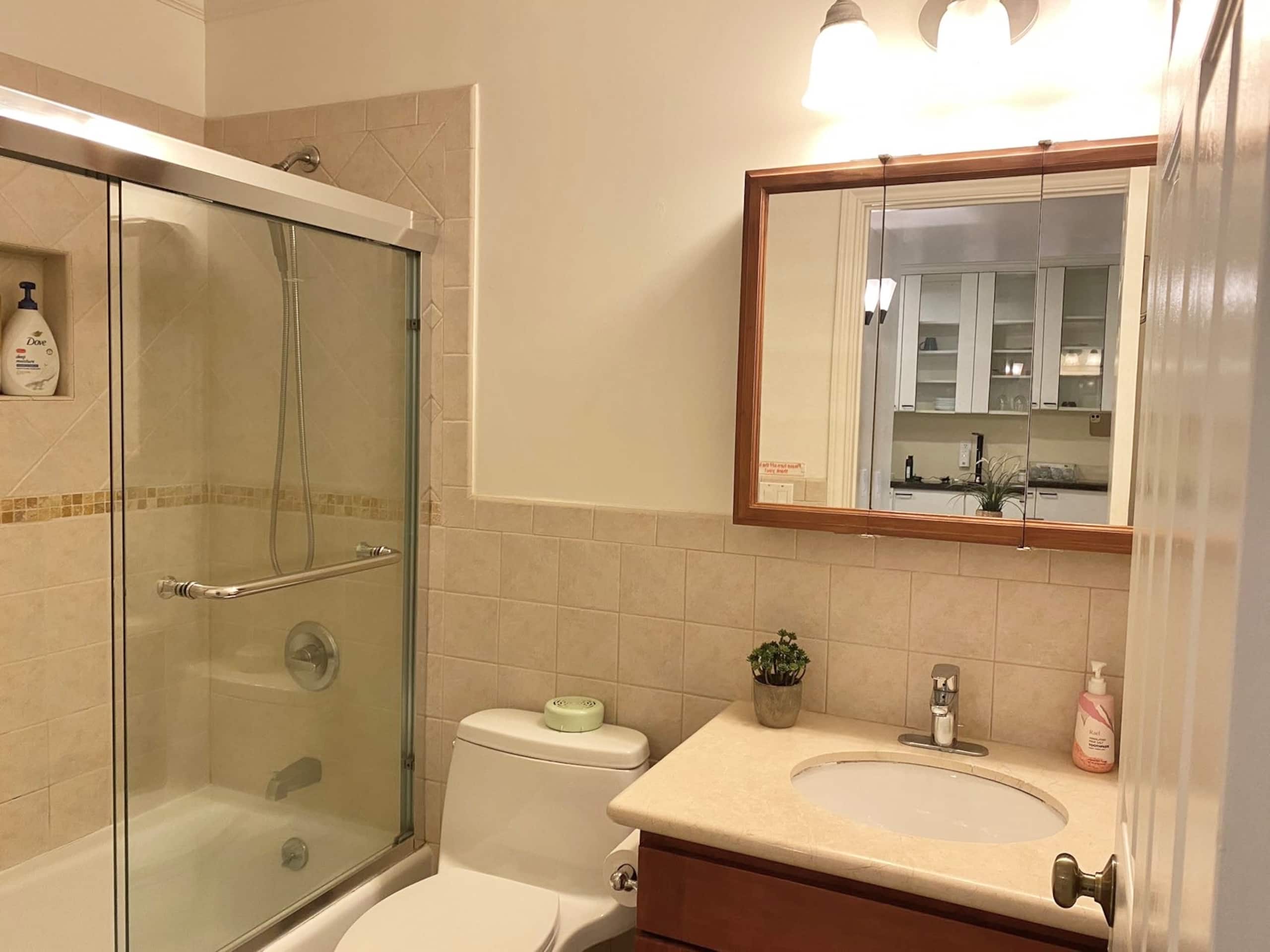 Home in San Francisco · ★4.85 · 2 bedrooms · 3 beds · 2 baths - Image 20