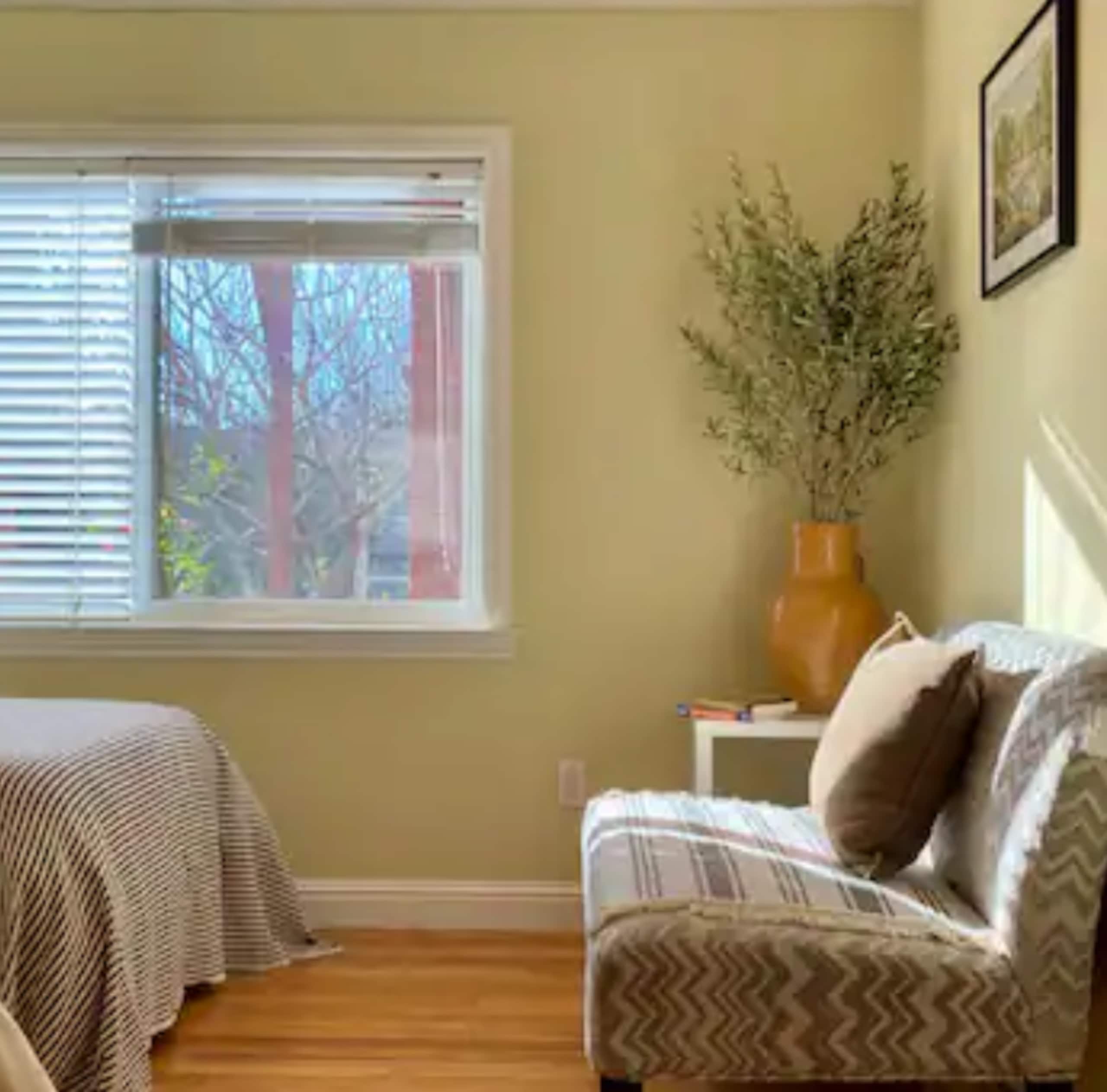 Home in San Francisco · ★4.85 · 2 bedrooms · 3 beds · 2 baths - Image 15
