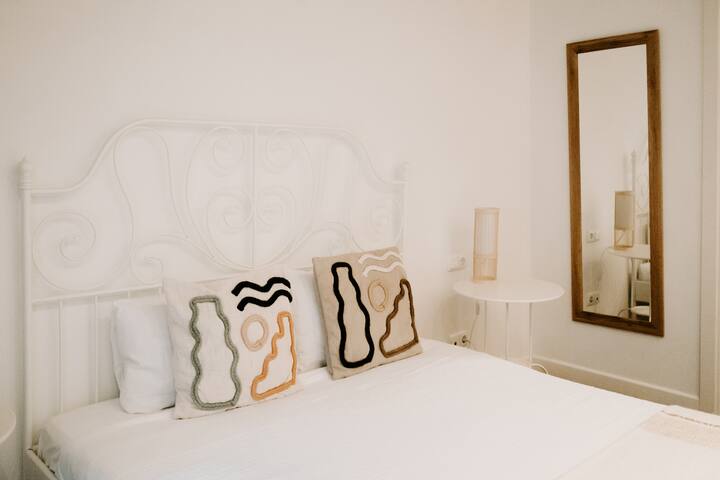 Amplio, central y auténtico Apartamento Familiar gallery image 4