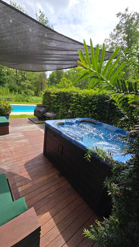Villa in the forest of Amsterdam with Pool