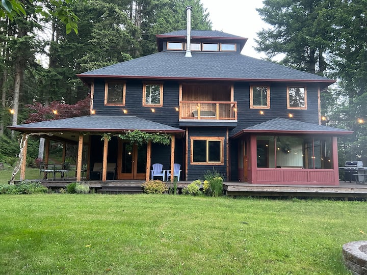 The Foxglove House Houses for Rent in Poulsbo, Washington, United