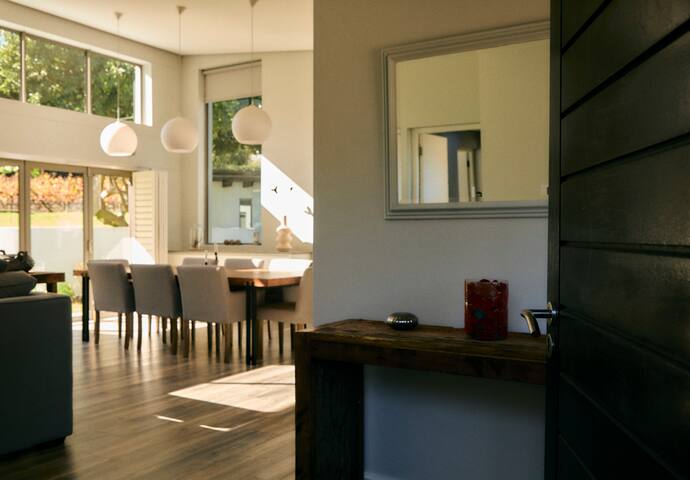 Boutique Vineyard Nestled Beneath The Mountains gallery image 4