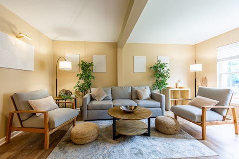 Lux Haven - Cinema, Billiards, Office | NestNights