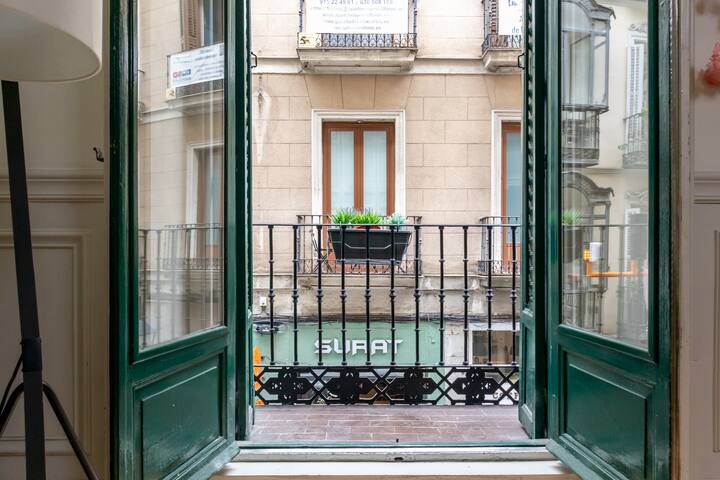 Chueca Gran Vía – 3 Bdrm 3 Bath gallery image 3