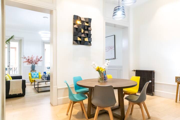 Chueca Gran Vía – 3 Bdrm 3 Bath gallery image 4