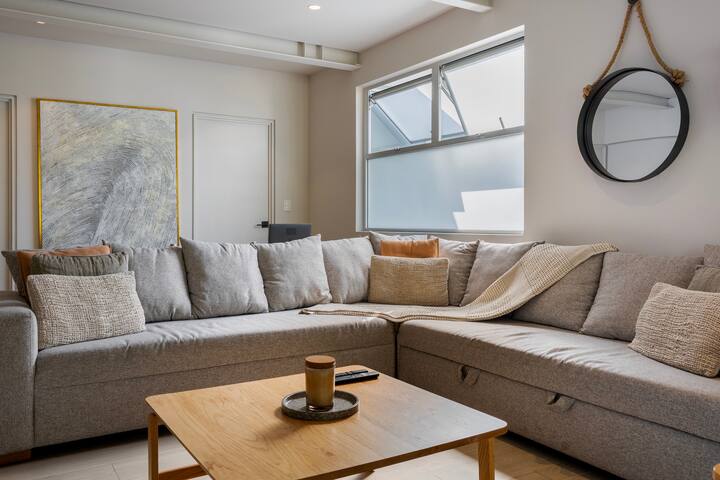 Capitalia | Terrace + Speed Wifi | Explore Polanco gallery image 2