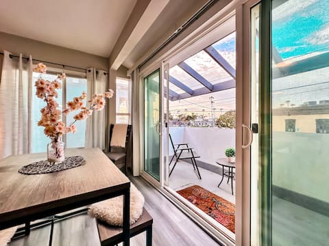 Top performing Airbnb: Newly Remodeled Studio at the Beach in Newport Beach