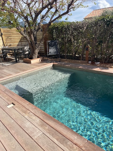 Charming house with pool in St. Florent.