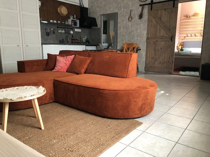 Rustikálny Hosťovský Apartmán Na Periférii Mesta - Bratislava