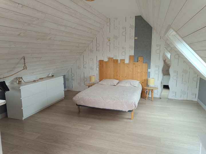 Спалня на 2 - ри етаж със 140 легла и 90 легла 